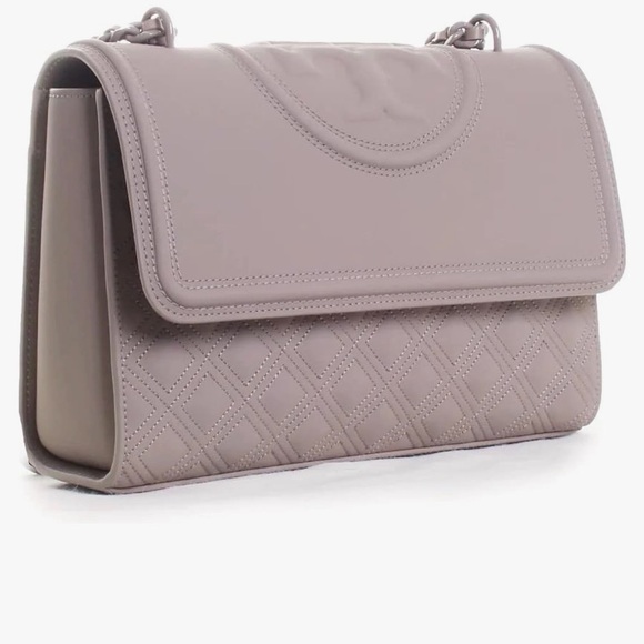 Tory Burch Fleming convertible in matte Grey Heron Quilted leather. Shoulder Bag - Picture 10 of 16